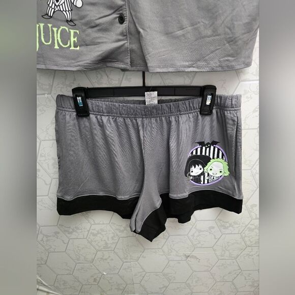 Nwt Warner Bros Beetlejuice Women's Top and Shorts Pajama Set, 2-Piece - Picture 7 of 10